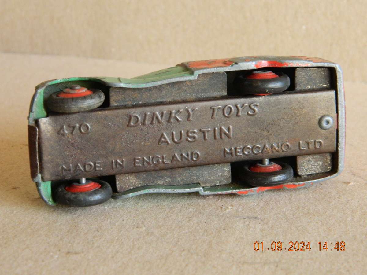 DINKY TOYS  -  470  -  AUSTIN A40 VAN - "SHELL-BP"