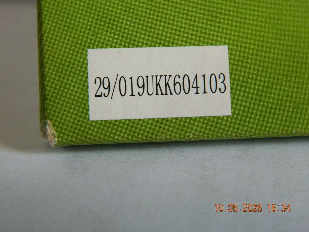 HATCHETTE PARTWORKS   -  29/019  UKK604103  -   RENAULT D22  -  1956