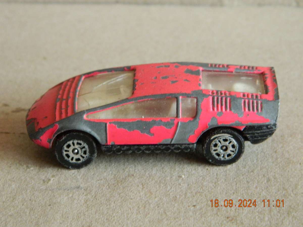 CORGI JUNIOR   -  WHIZZWHEELS  -  ITAL DESIGN BIZZARRINI MANTA