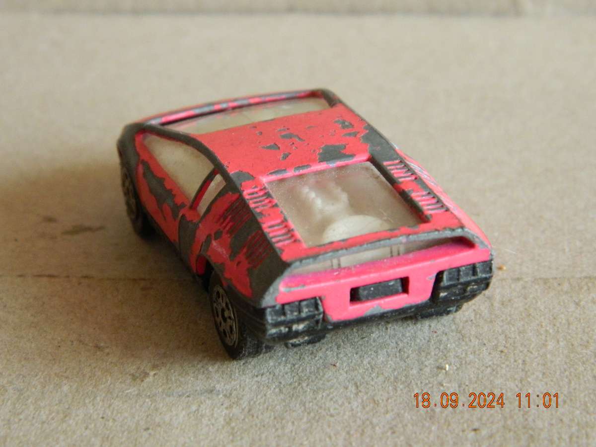 CORGI JUNIOR   -  WHIZZWHEELS  -  ITAL DESIGN BIZZARRINI MANTA