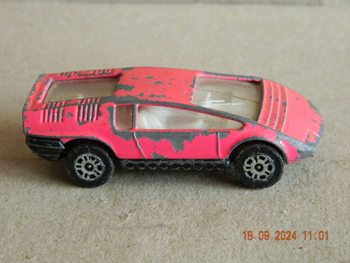 CORGI JUNIOR   -  WHIZZWHEELS  -  ITAL DESIGN BIZZARRINI MANTA