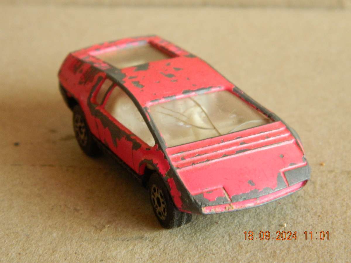 CORGI JUNIOR   -  WHIZZWHEELS  -  ITAL DESIGN BIZZARRINI MANTA