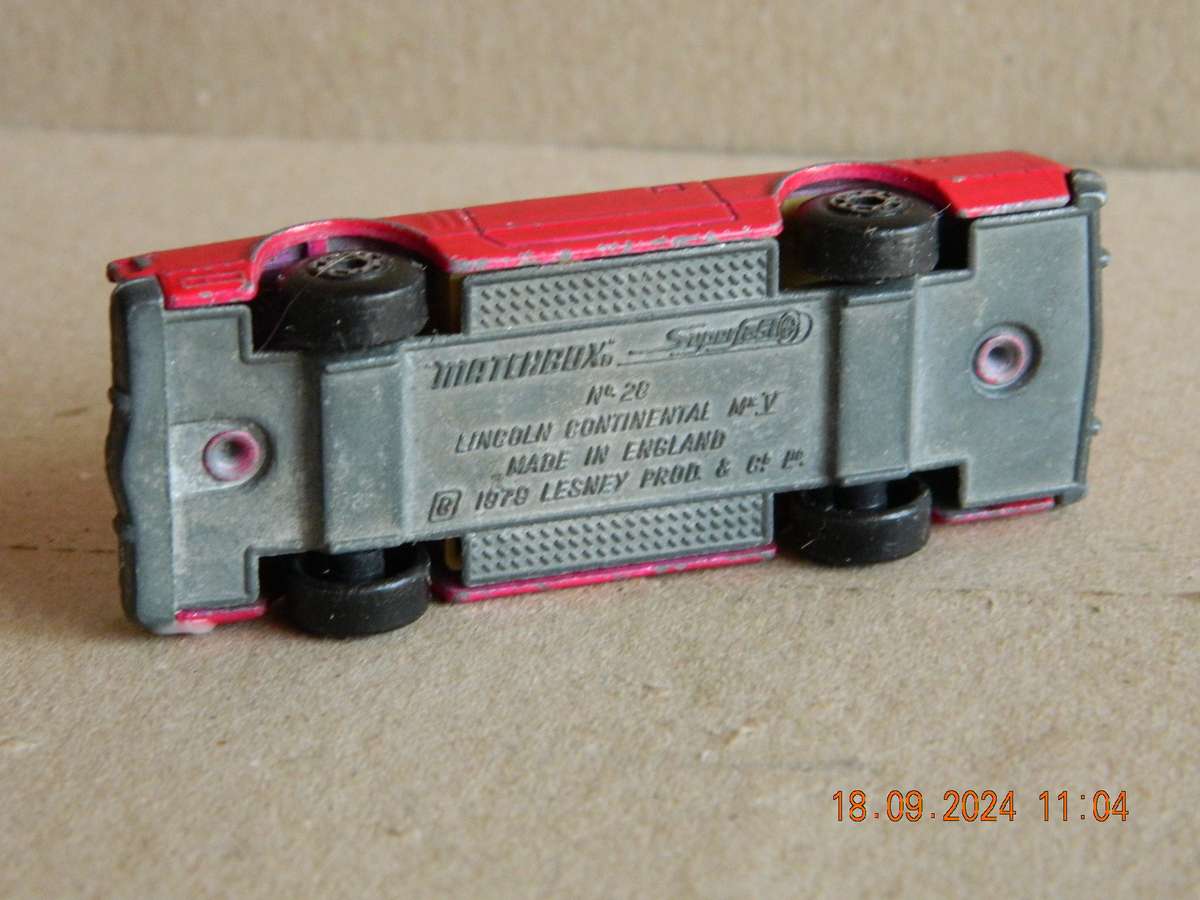 MATCHBOX SUPERFAST  -   28  -  LINCOLN CONTINENTAL