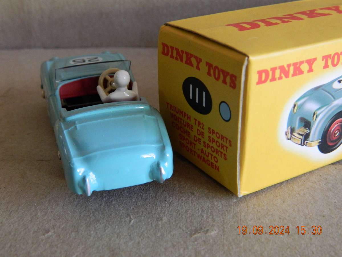 DEAGOSTINI - DINKY TOYS  -  111  -   TRIUMPH TR2 SPORTS