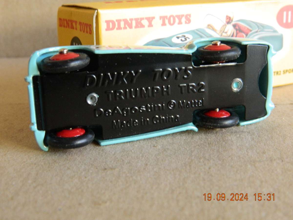 DEAGOSTINI - DINKY TOYS  -  111  -   TRIUMPH TR2 SPORTS
