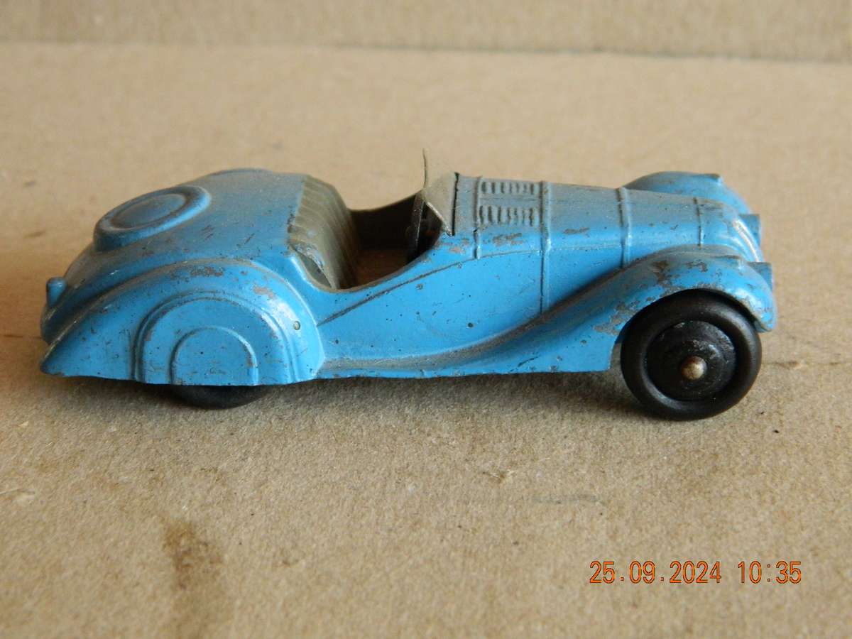 DINKY TOYS  -  38a  -  FRASER NASH BMW SPORTS