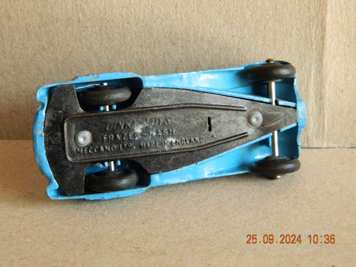 DINKY TOYS  -  38a  -  FRASER NASH BMW SPORTS