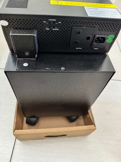 Ellies 720W 1200VA Inverter Uninterruptible Power Supply (UPS) 12v DC or 230v AC with trolley