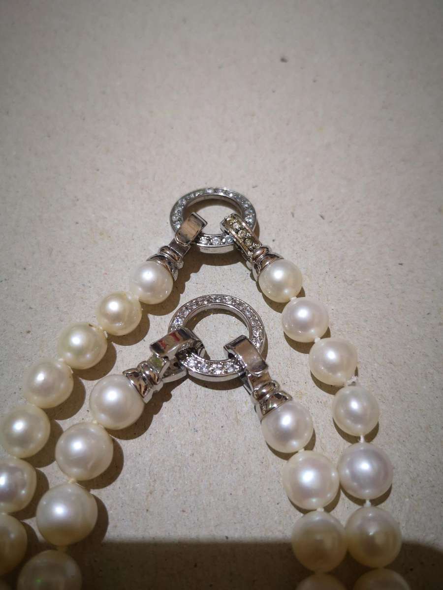 Freshwater Pearls Neclace + Bracelet