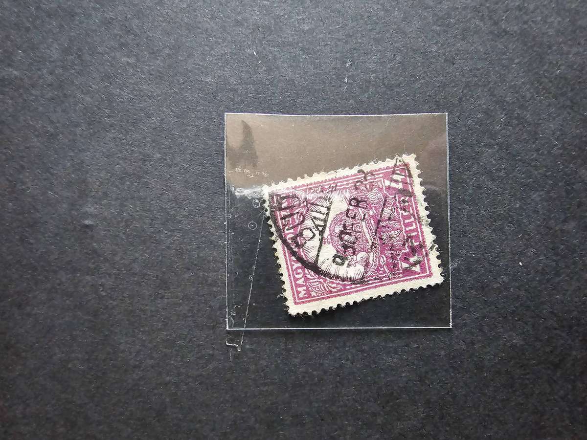 Hungary  Magyar Kir Posta purple series 1917