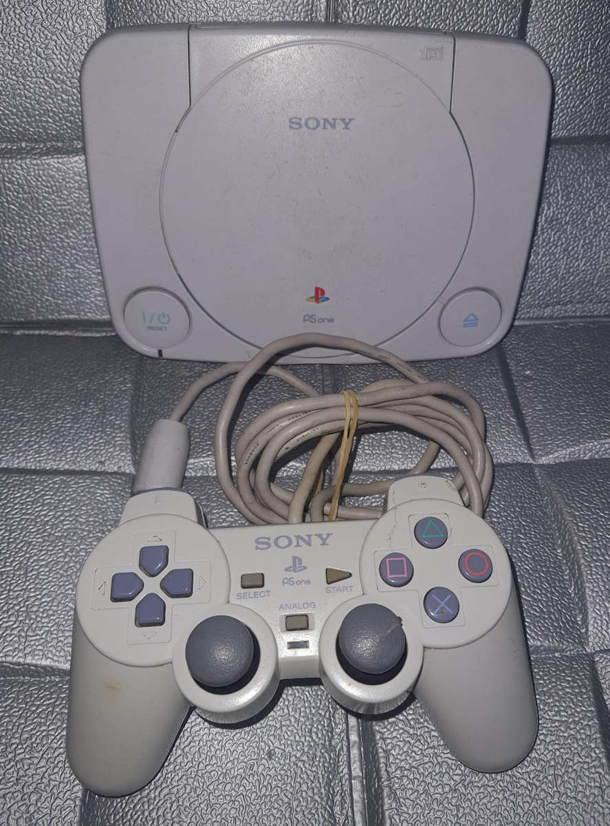 PS1 Slim Console and Controller USed