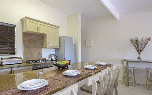 Midweek at Uvongo, Sea & Sky Resort, 6 people 19-23 May 2025