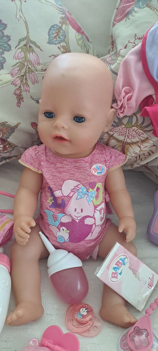 Baby born like new Zapf with lots of original extras REDUCED