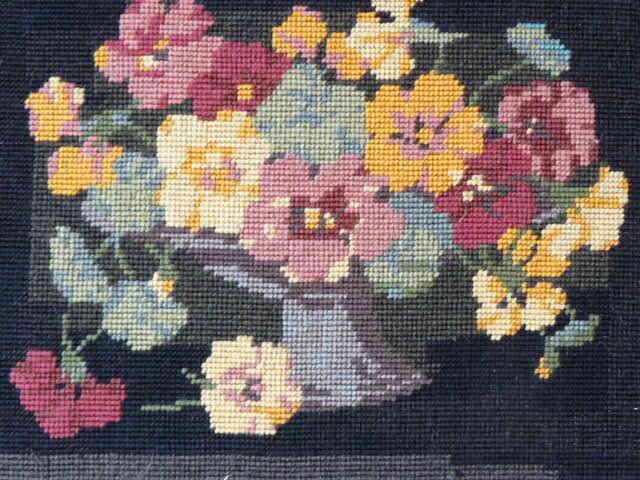 VINTAGE FRAMED IN WOOD TAPESTRIES PICTURE