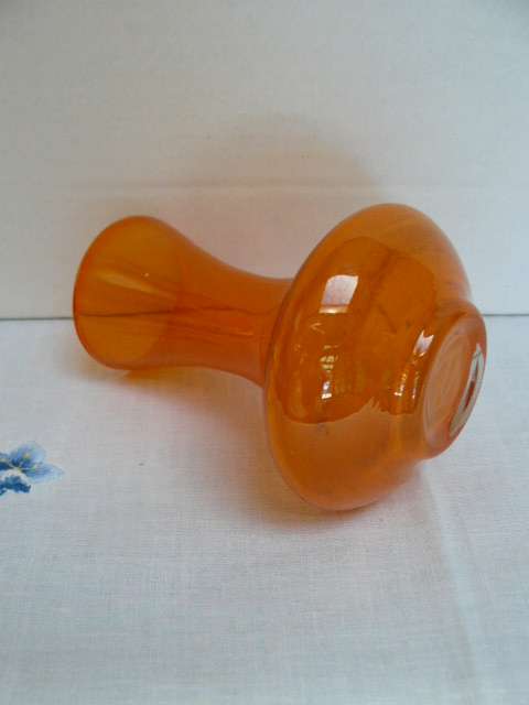 GLASS VASE ORANGE