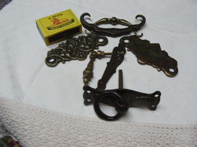 VARIOUS VINTAGE BRASS DOOR DRAW  HANDLES