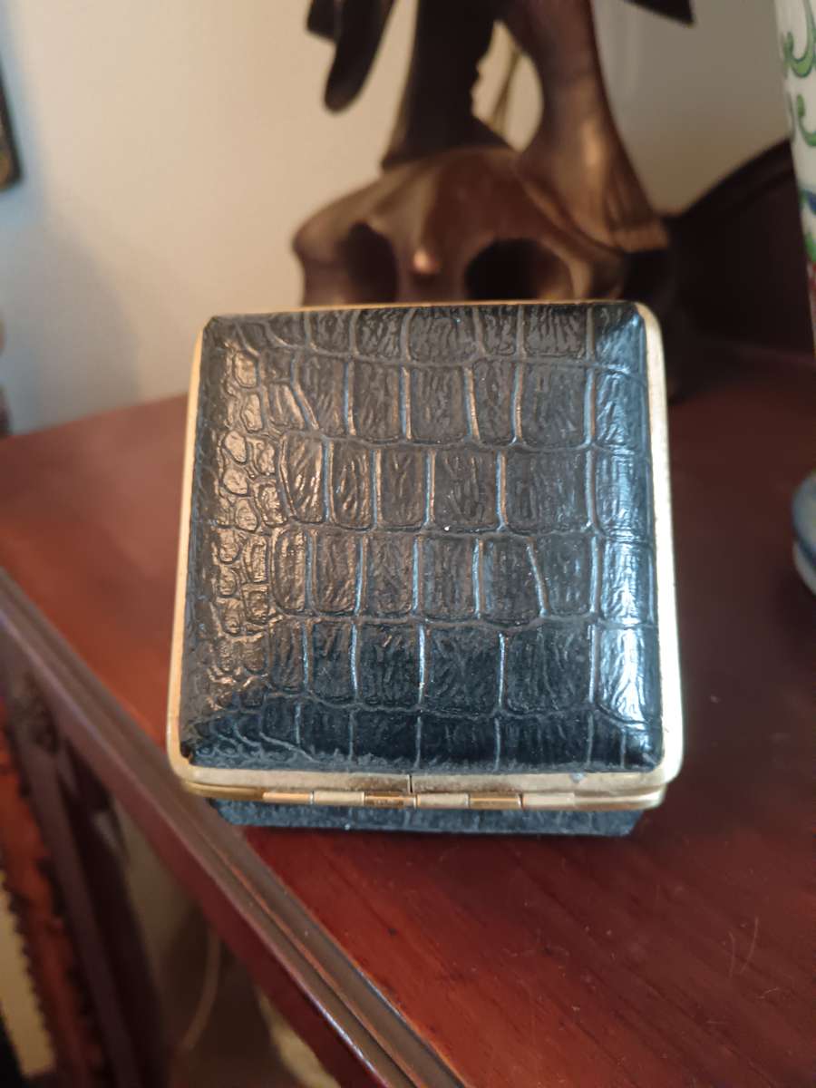 Rythm Day Date 2 Jewels Travel Alarm Clock with Crocodile style case