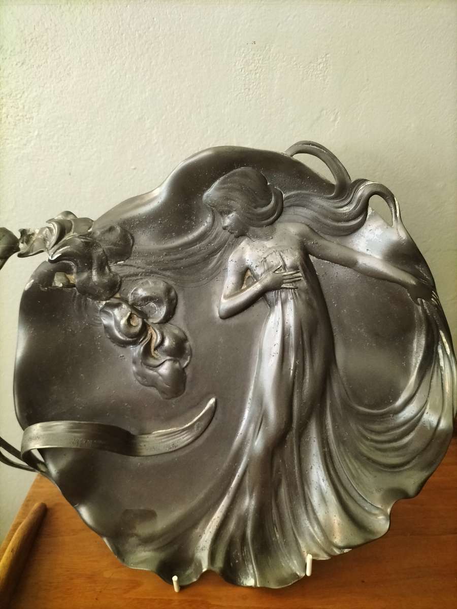 Pewter archille Gamba Dish C1900