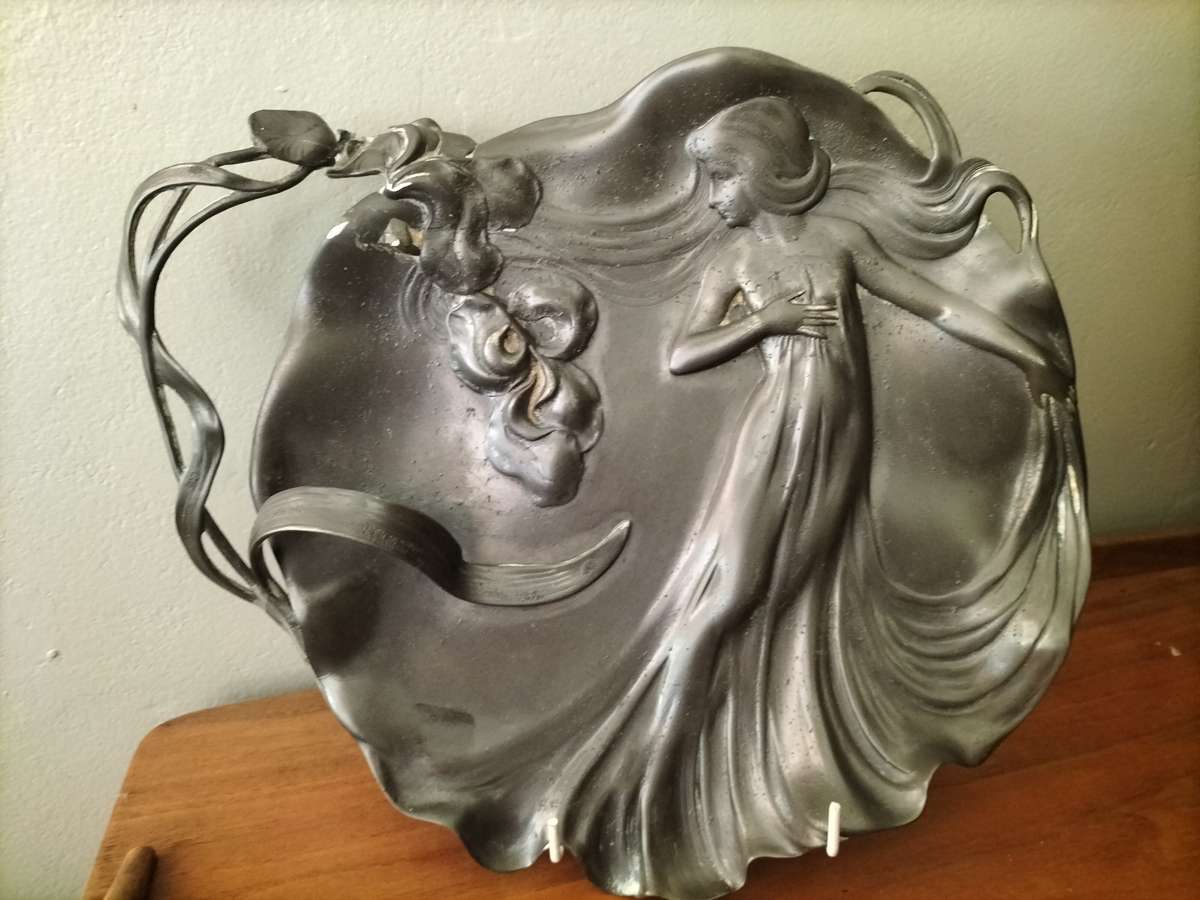 Pewter archille Gamba Dish C1900