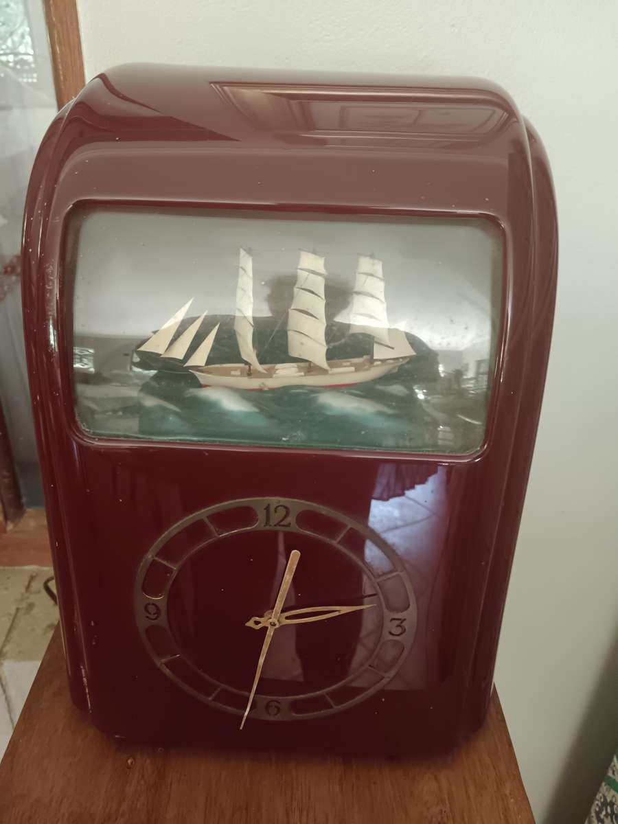 Art Deco Vitascope Clock - Untested