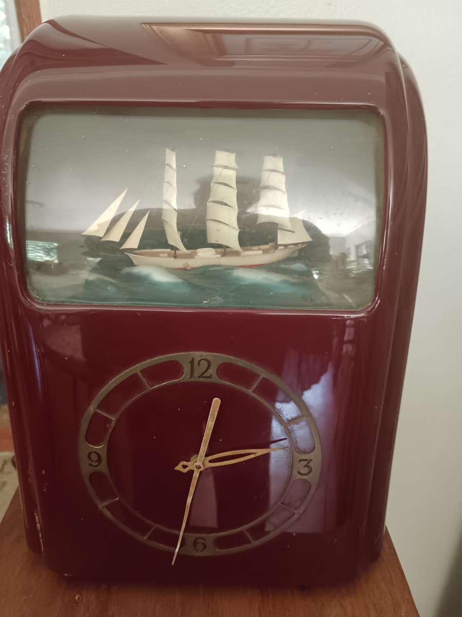 Art Deco Vitascope Clock - Untested