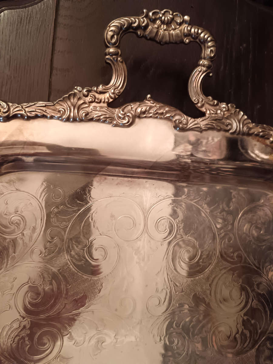 Malboro Plate Old English Reproduction Tray with Handles