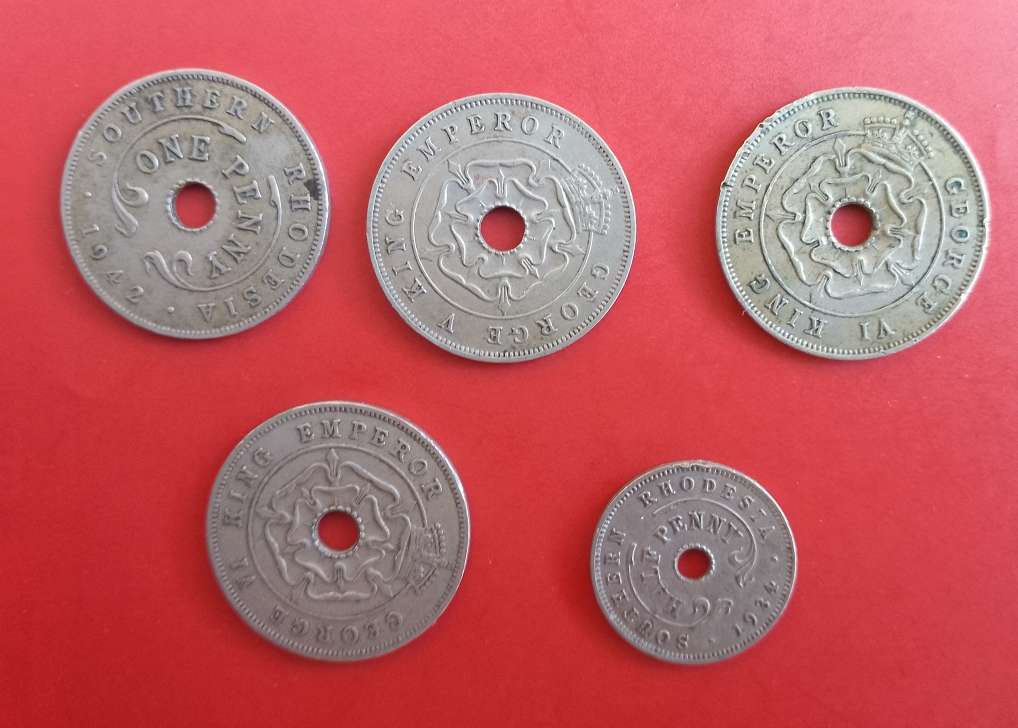 SOUTHERN RHODESIA X3 EARLY ONE PENNYS 1930s/x1 from 1942 and a 1/2 penny 1934
