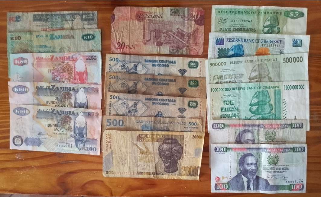 COLLECTION OF MIXED AFRICAN BANK NOTES X17