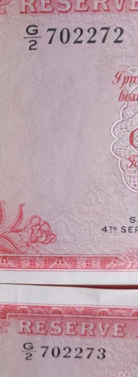 RHODESIA 1 POUND BANK NOTE X2 CONSECUTIVE NUMBERS VF VERY SCARCE SEPTEMBER 1964