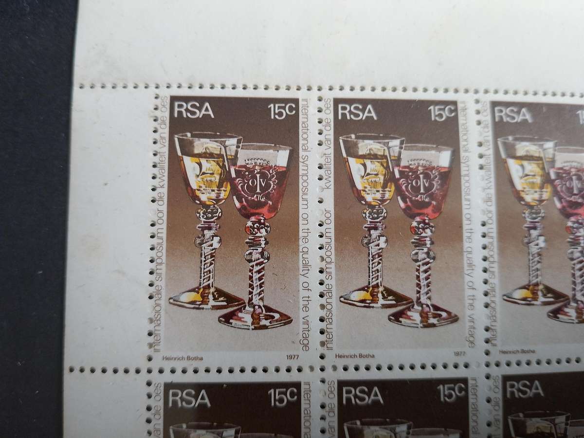RSA- SACC 415 - MINT PROVING BLOCK OF 10 Wine - Missing "Die" VARIETY IS ROW 1 SECOND STAMP