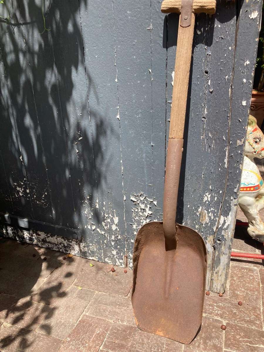 SAR Steam Loco Stokers Shovel 1967 ( 87 c 28 cm )