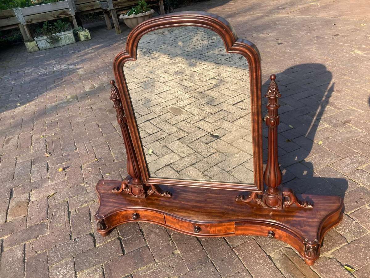 Beautiful Victorian Mahogany Shaving Mirror circa 1880 ( 115 x 27 x 90 cm )