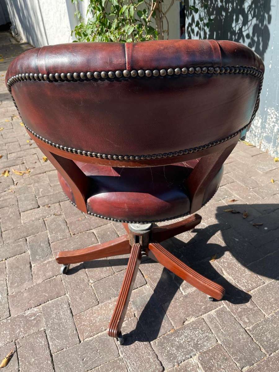 Vintage Genuine Leather Swivel Office Chair