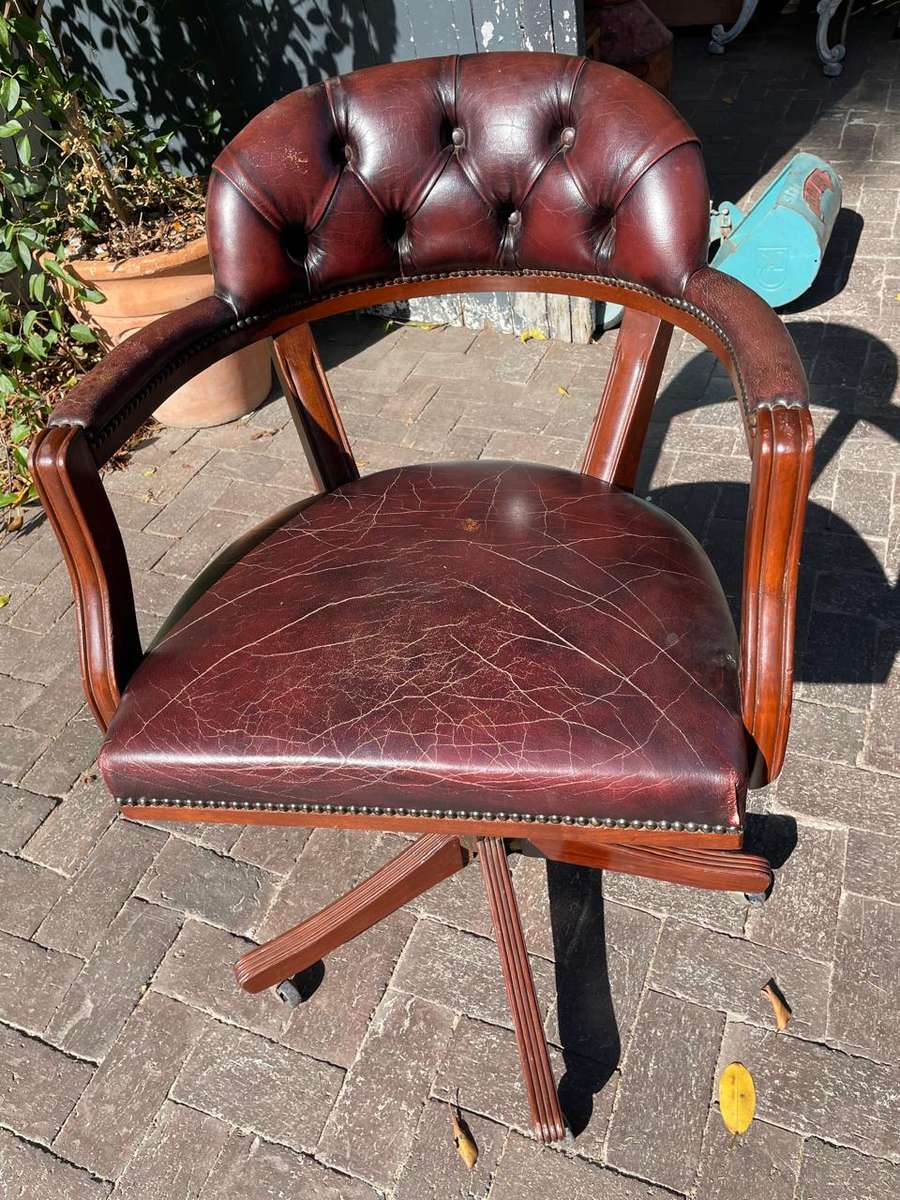 Vintage Genuine Leather Swivel Office Chair