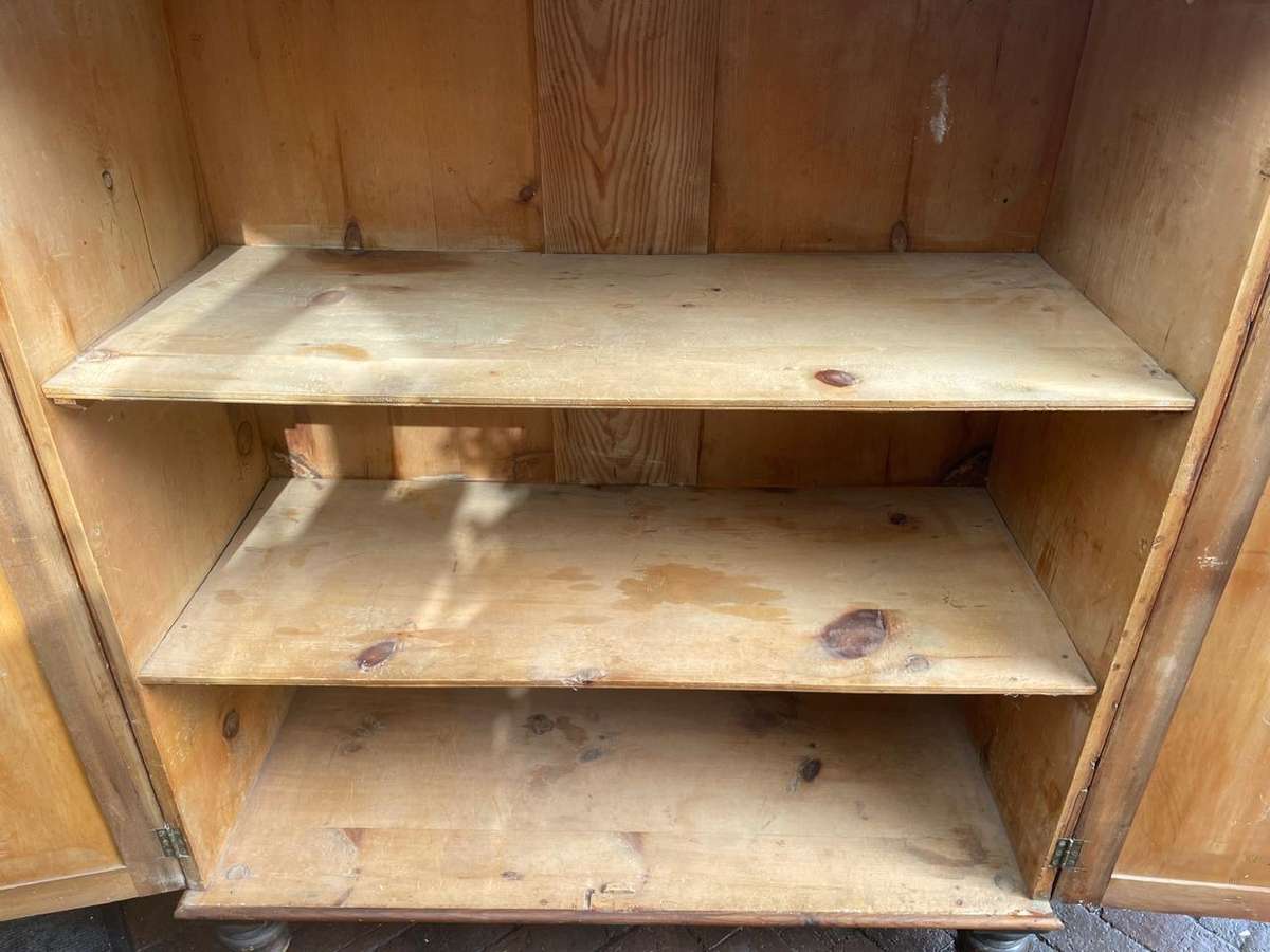 Cape Yellowood /Stinkwood Jonkmanskas ( 148 x 114 x 48 cm )