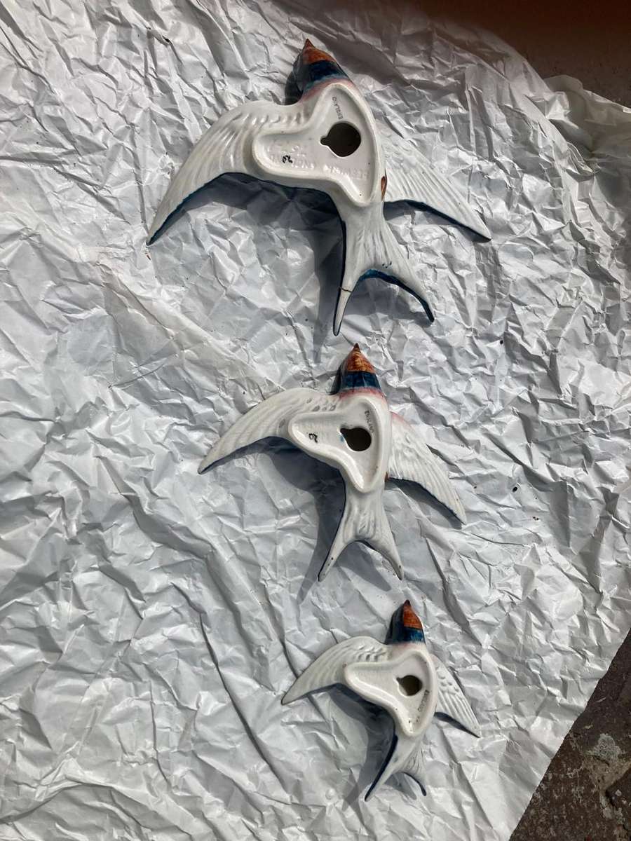 Collection of 3 Flying Beswick Swallows ( 15/18, 12/15,11/10cm)