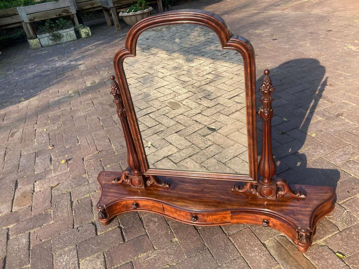 Beautiful Victorian Mahogany Shaving Mirror circa 1880 ( 115 x 27 x 90 cm )