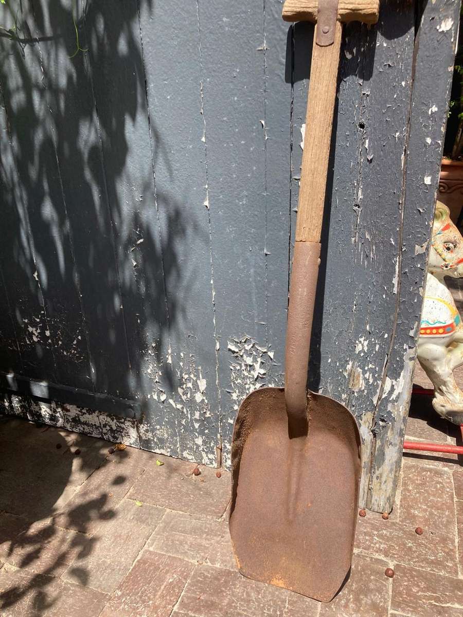 SAR Steam Loco Stokers Shovel 1967 ( 87 c 28 cm )