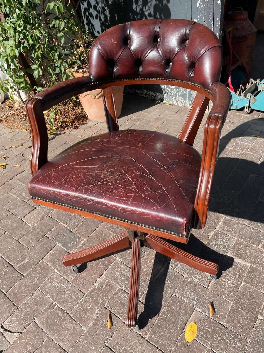Vintage Genuine Leather Swivel Office Chair