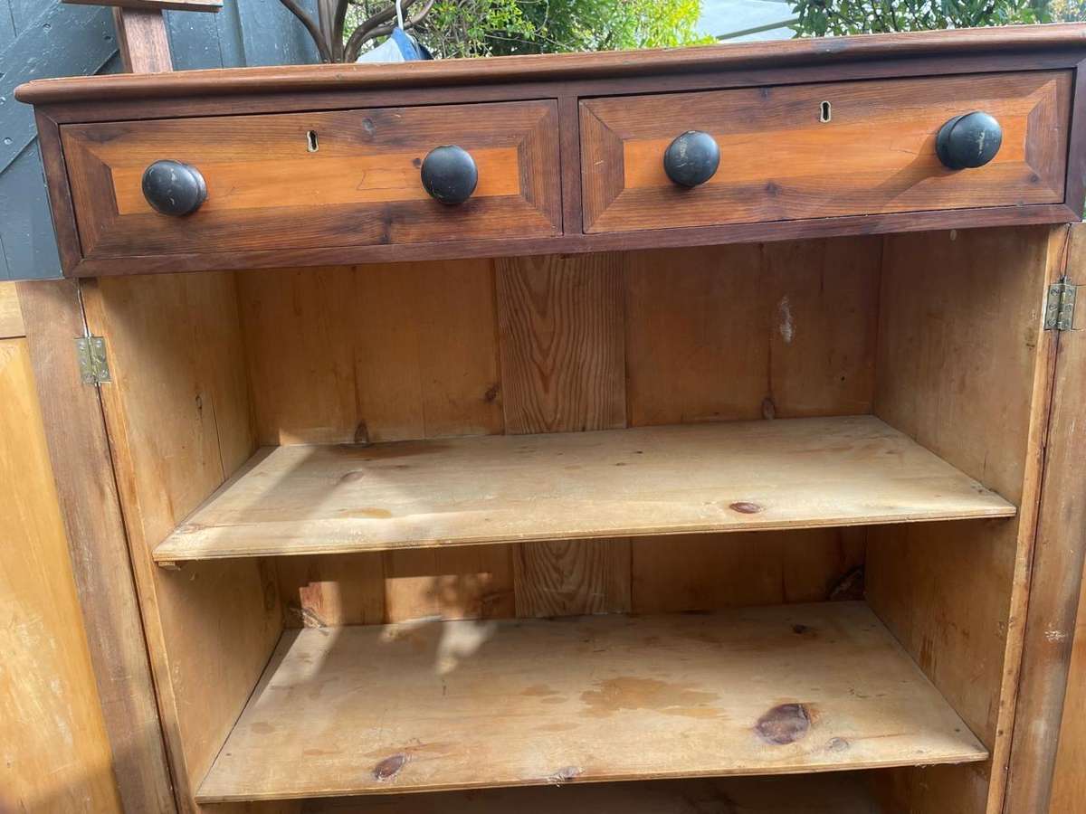 Cape Yellowood /Stinkwood Jonkmanskas ( 148 x 114 x 48 cm )