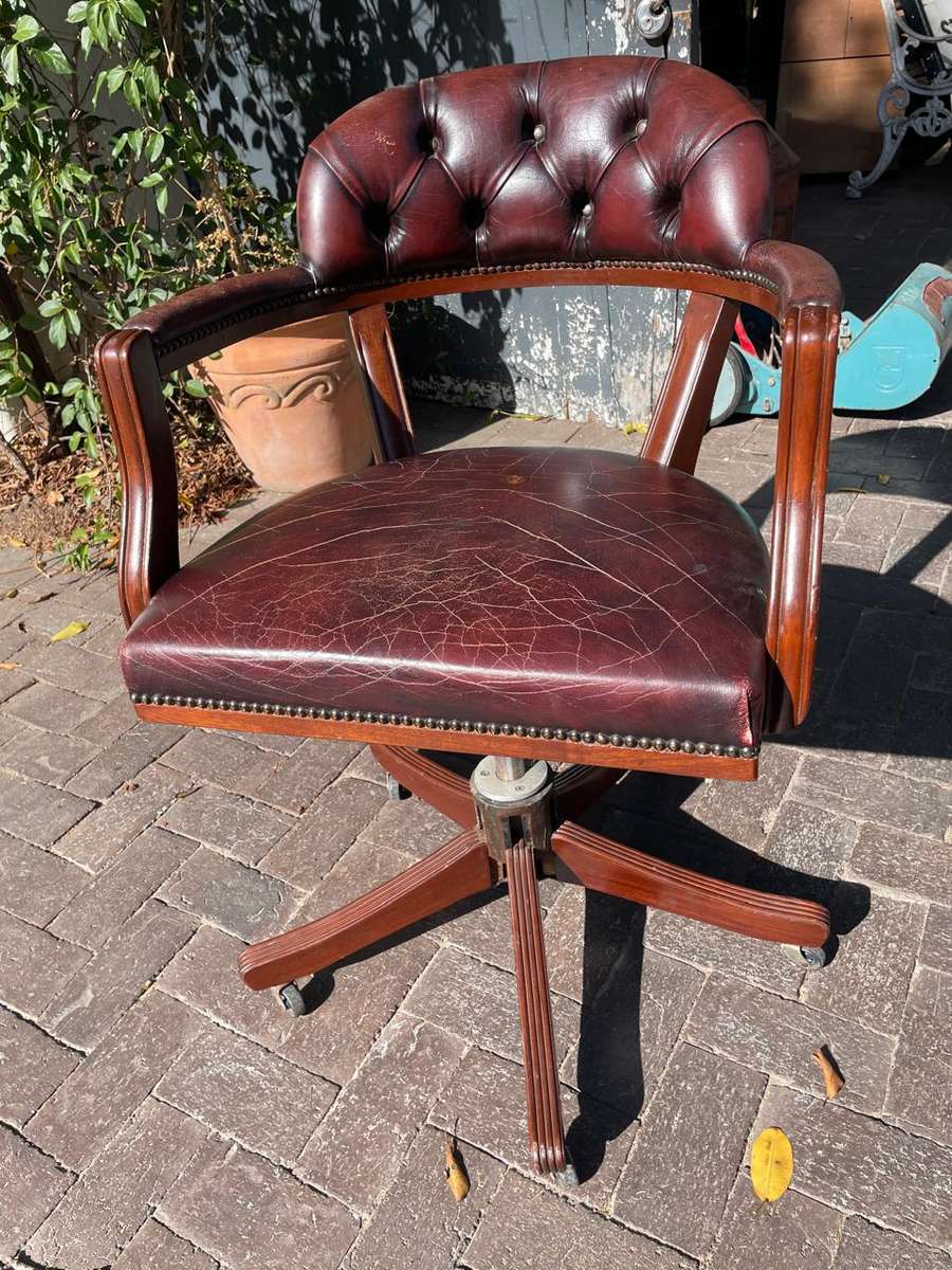 Vintage Genuine Leather Swivel Office Chair