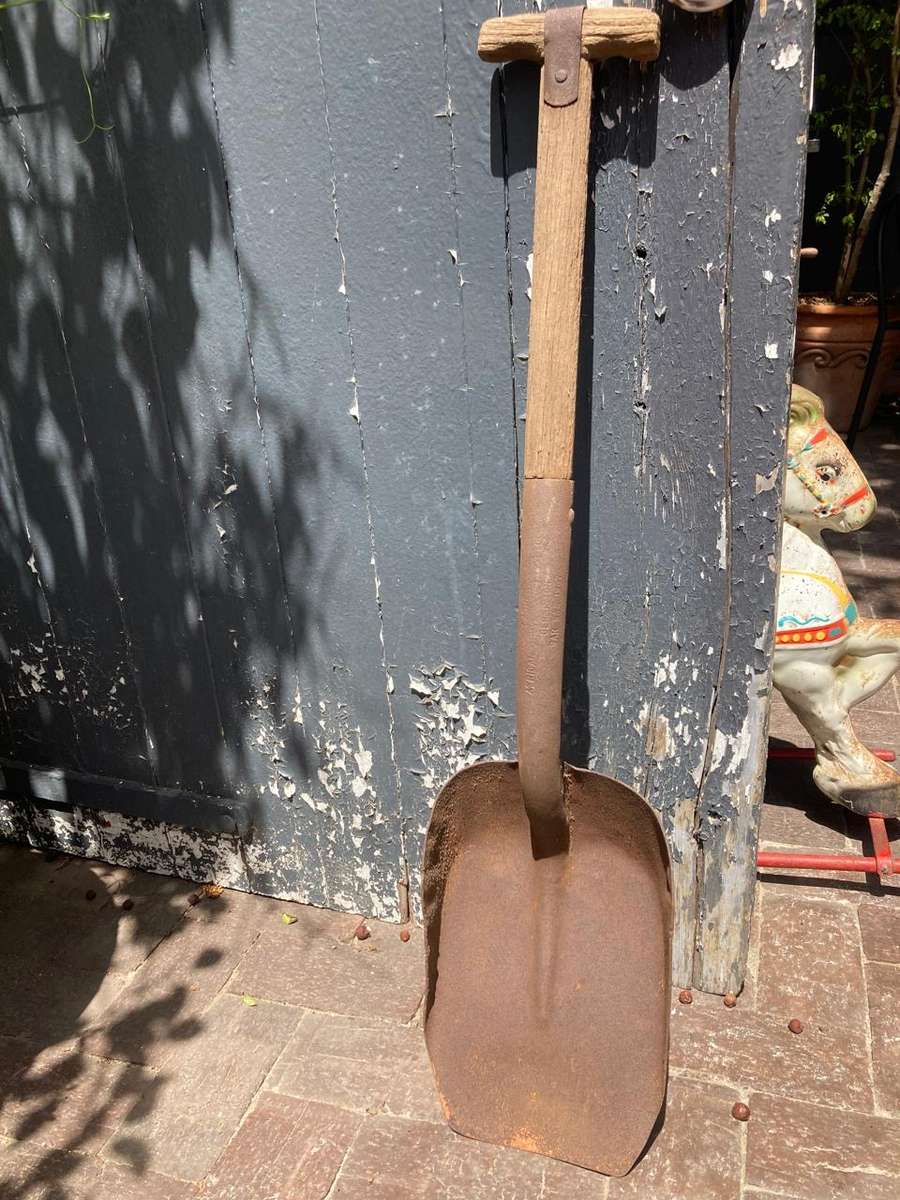 SAR Steam Loco Stokers Shovel 1967 ( 87 c 28 cm )