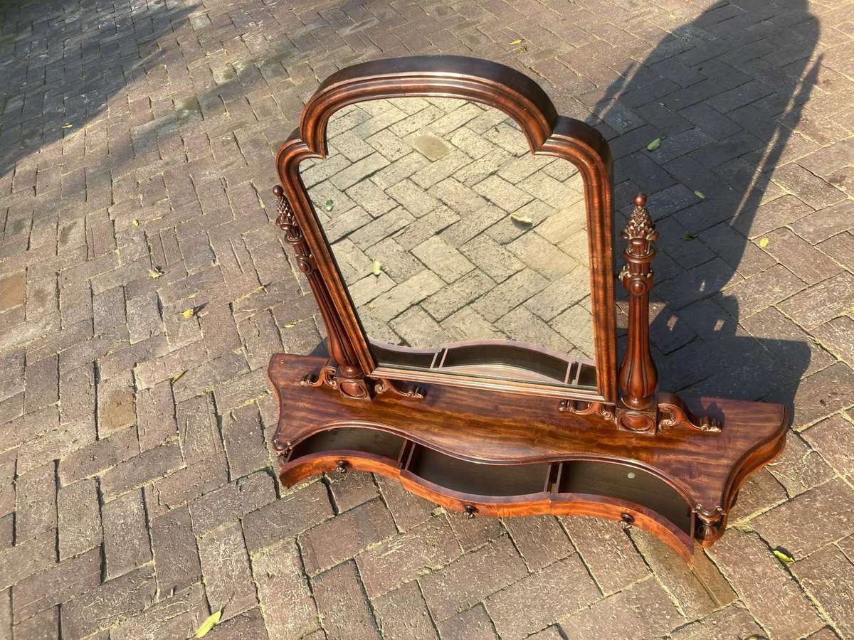 Beautiful Victorian Mahogany Shaving Mirror circa 1880 ( 115 x 27 x 90 cm )