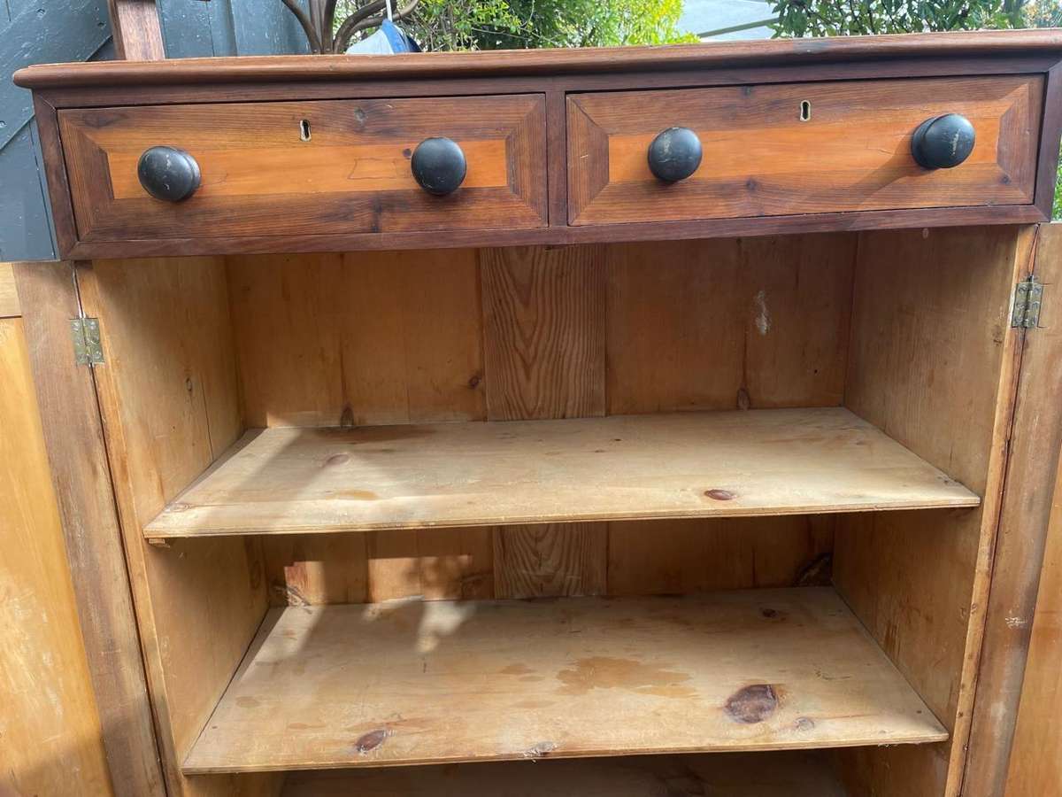 Cape Yellowood /Stinkwood Jonkmanskas ( 148 x 114 x 48 cm )