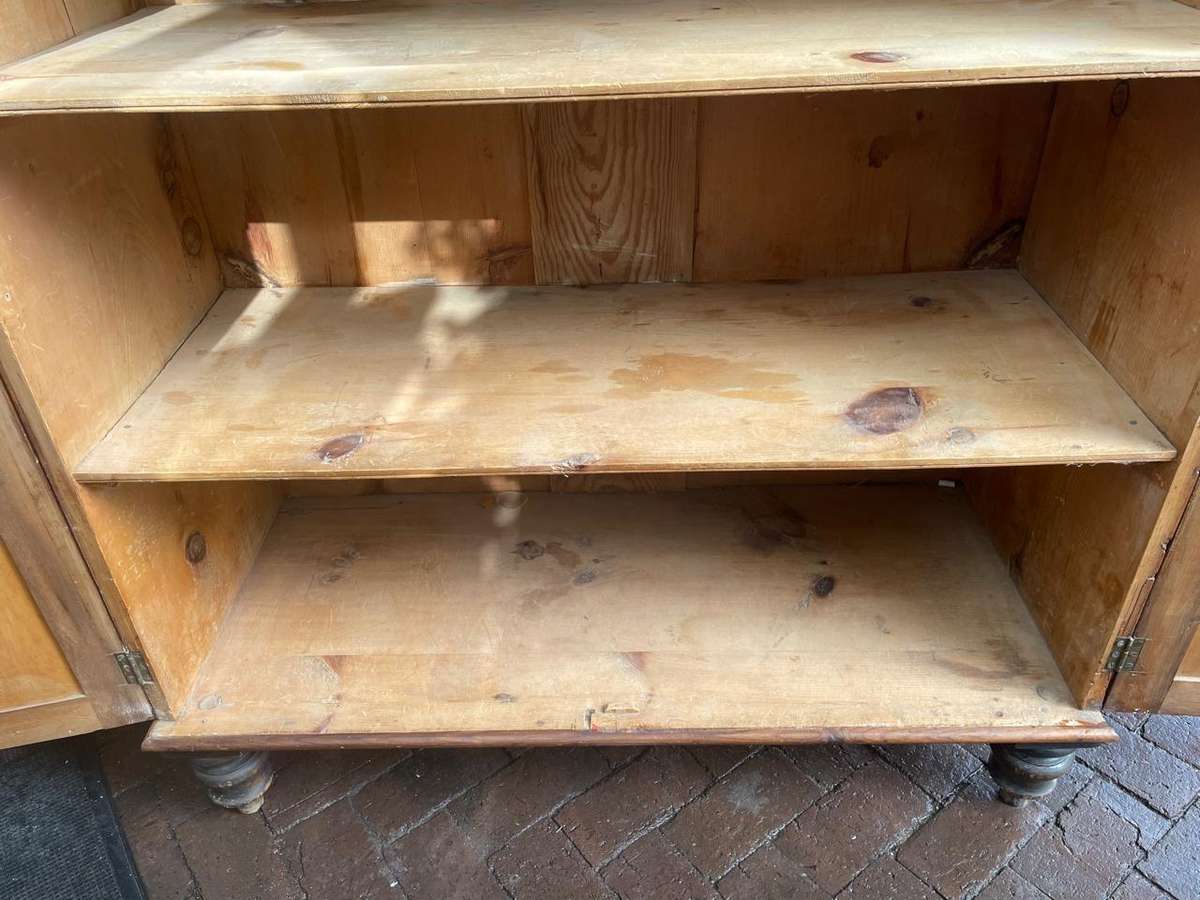 Cape Yellowood /Stinkwood Jonkmanskas ( 148 x 114 x 48 cm )