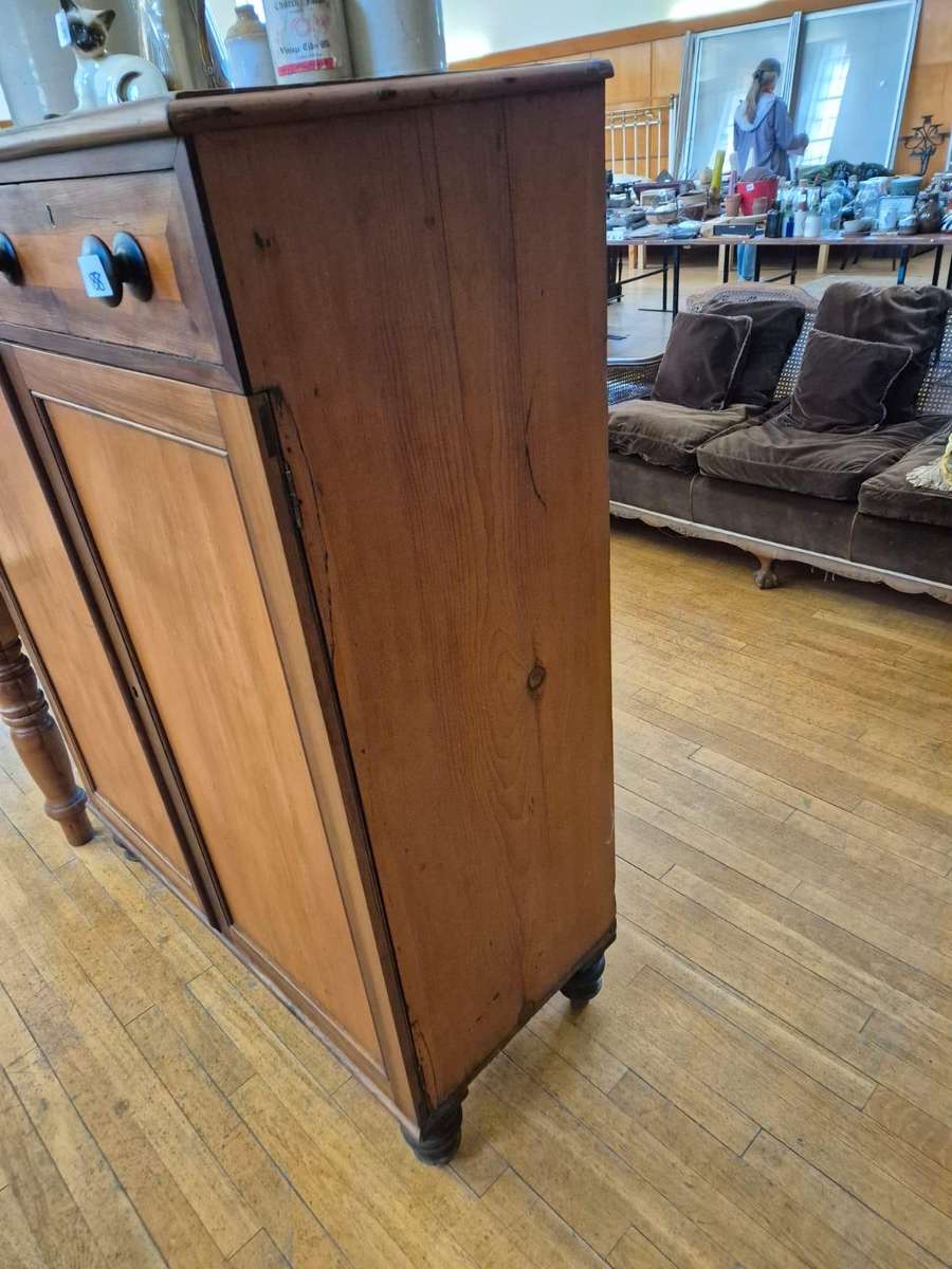 Cape Yellowood /Stinkwood Jonkmanskas ( 148 x 114 x 48 cm )