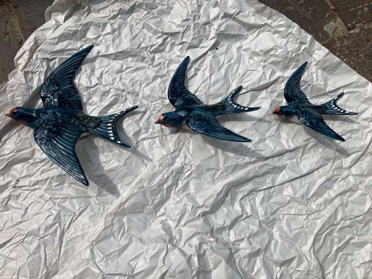 Collection of 3 Flying Beswick Swallows ( 15/18, 12/15,11/10cm)