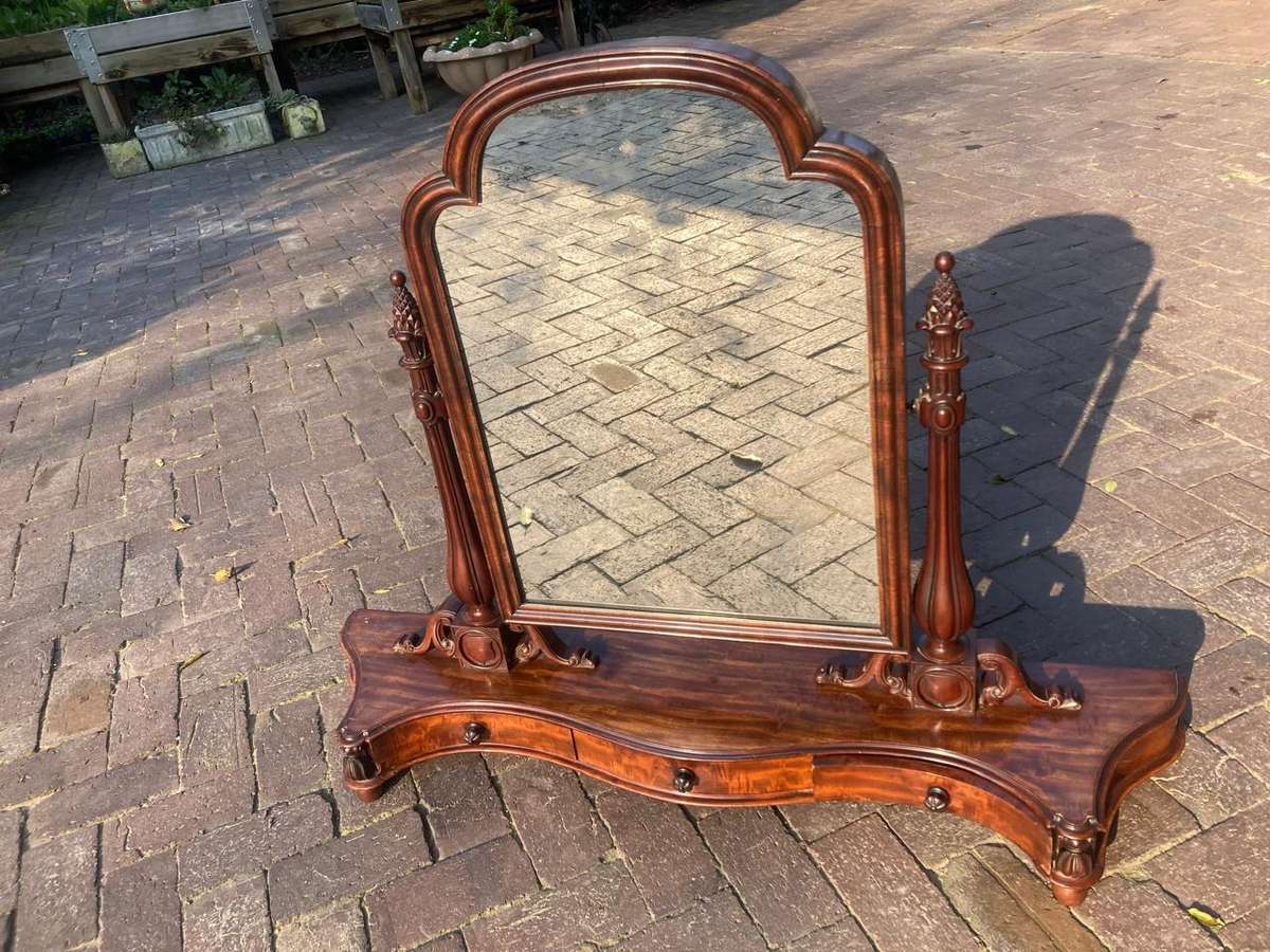 Beautiful Victorian Mahogany Shaving Mirror circa 1880 ( 115 x 27 x 90 cm )