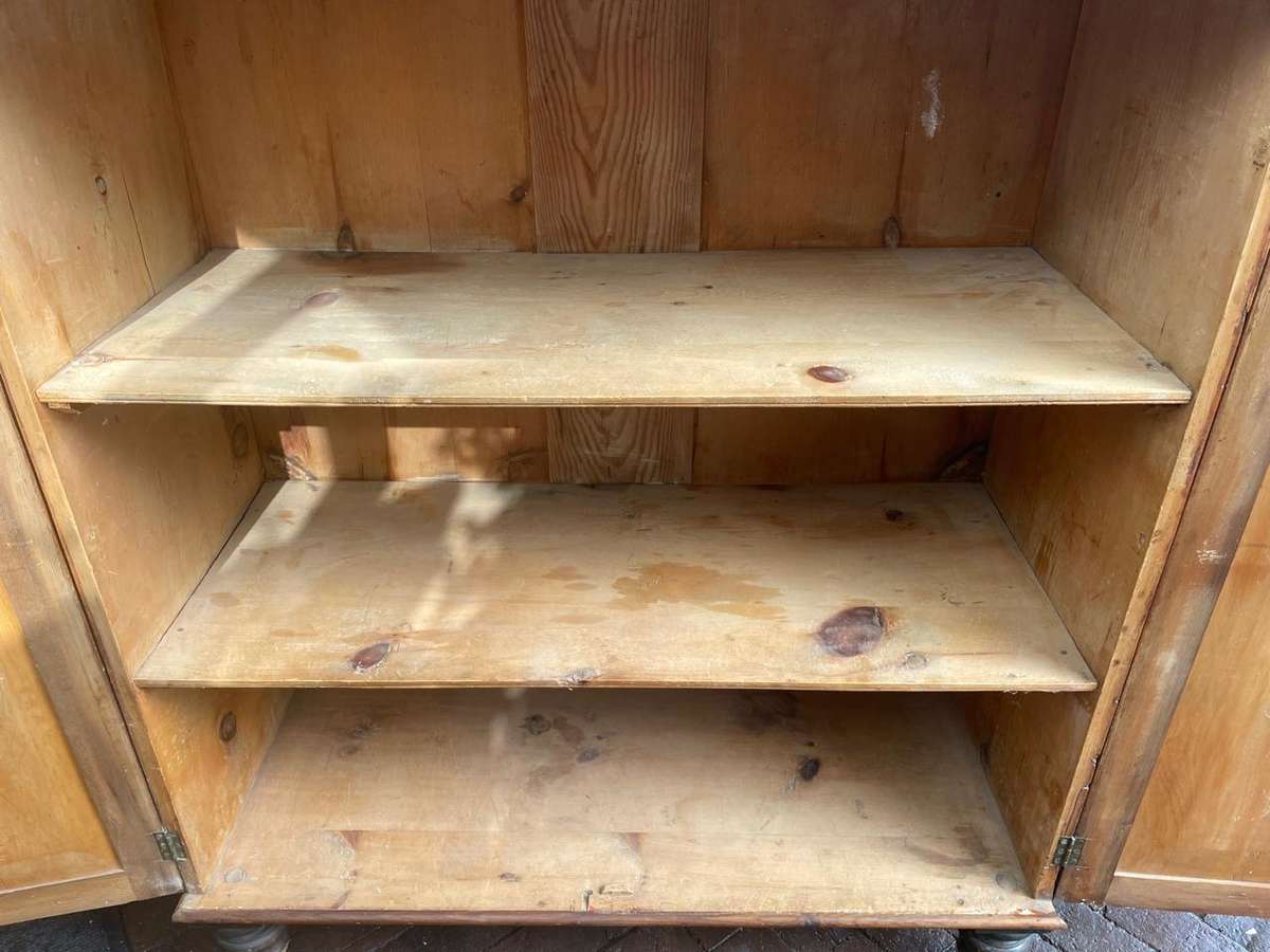 Cape Yellowood /Stinkwood Jonkmanskas ( 148 x 114 x 48 cm )