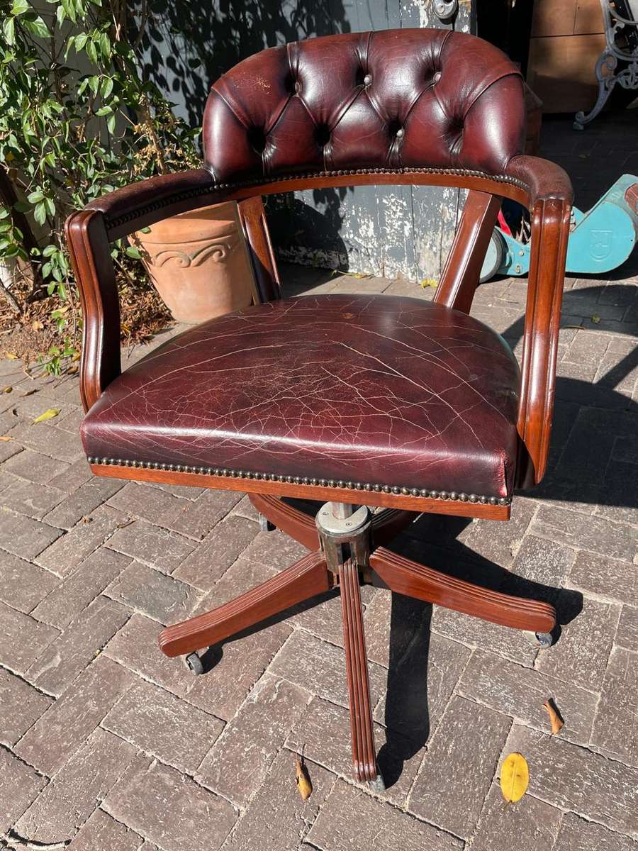 Vintage Genuine Leather Swivel Office Chair